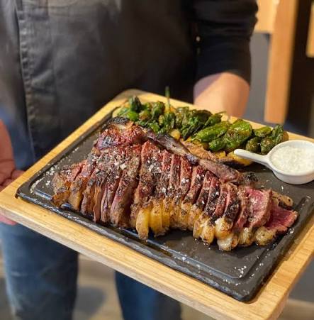 Steak feliat, servit la Casa Lazăr